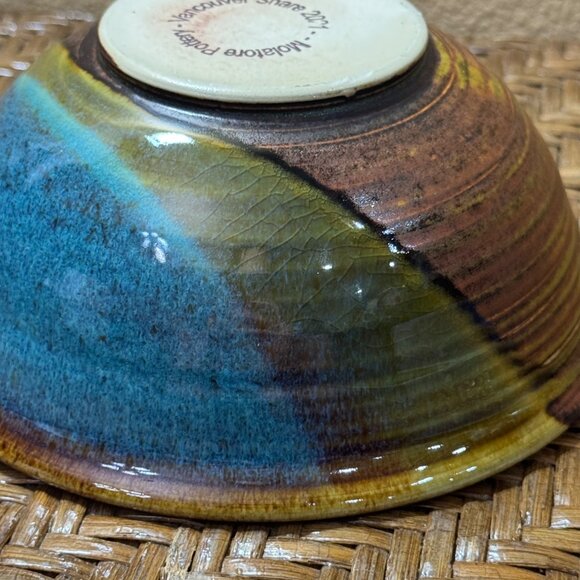 Molatore Pottery Washington Multicolor Handcrafted Stoneware Pottery Bowl - Picture 8 of 8